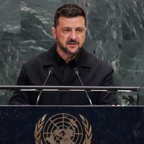 Ζελένσκι: «Σταματήστε τον πόλεμο της Ρωσίας ή αντιμετωπίστε την καταστροφική κούρσα εξοπλισμών»