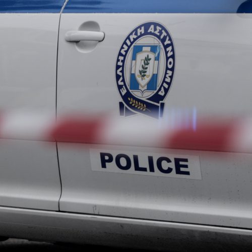 Σοκ στη Νέα Πέραμο: Νεκρός νεαρός άνδρας σε ρέμα – Ενδείξεις εγκλήματος εξετάζει η ΕΛ.ΑΣ.