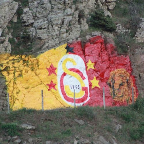 Ο δήμαρχος-διπλωμάτης του τουρκικού παρακράτους που βάφει τη Θράκη… στα κόκκινα!