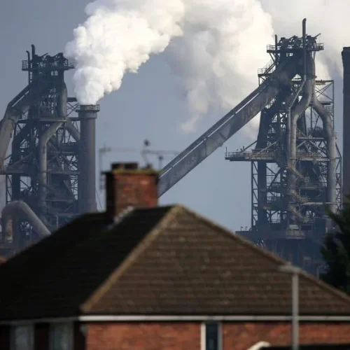 Γιατί η British Steel αντιμετωπίζει προβλήματα και σε ποιον ανήκει;