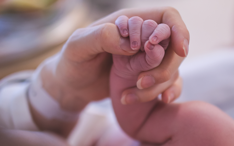 Η Ελλάδα μας πεθαίνει: Συναγερμός για το δημογραφικό