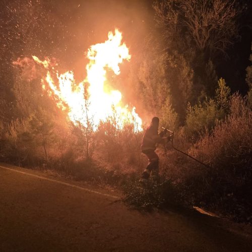 «Καίγεται» η Κύπρος – Δύο νεκροί και μεγάλες καταστροφές