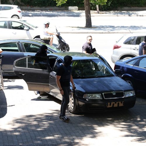 Θεσσαλονίκη: Επεισόδια στα δικαστήρια μετά την προφυλάκιση του 25χρονου