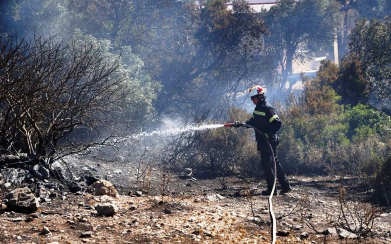 Νέο μήνυμα του 112 για τη φωτιά στο νότιο Ρέθυμνο – Εκκένωση των Κεραμών προς Δρυμίσκο