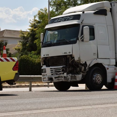 Πρέβεζα: Σφοδρή καραμπόλα νταλίκας με τρία ΙΧ – Οκτώ τραυματίες
