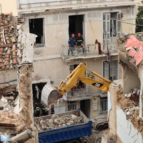 Φονική έκρηξη στην Πλάκα: Στο επίκεντρο των ερευνών ο δεύτερος όροφος του κτιρίου που κατέρρευσε