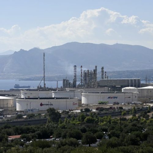 Εκρηξη στην Motor Oil: Υπέκυψε στα τραύματά του ο ένας εργάτης – Διασωληνωμένος ο δεύτερος τραυματίας