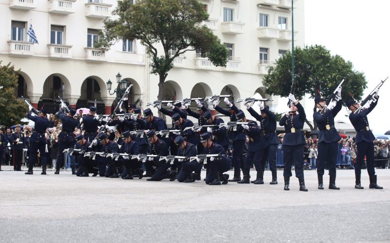 Εντυπωσίασαν οι σπουδαστές της ΣΣΑΣ στην πλατεία Αριστοτέλους