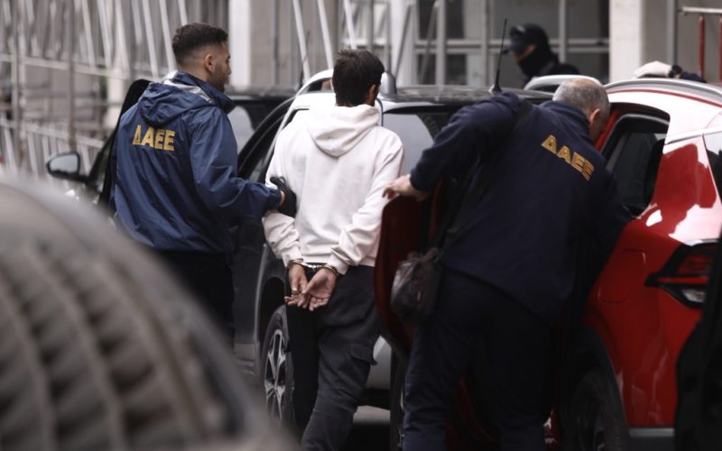 Ποινική δίωξη για κακουργήματα στους τρεις συλληφθέντες για την έκρηξη με τους έξι νεκρούς στην Πλάκα