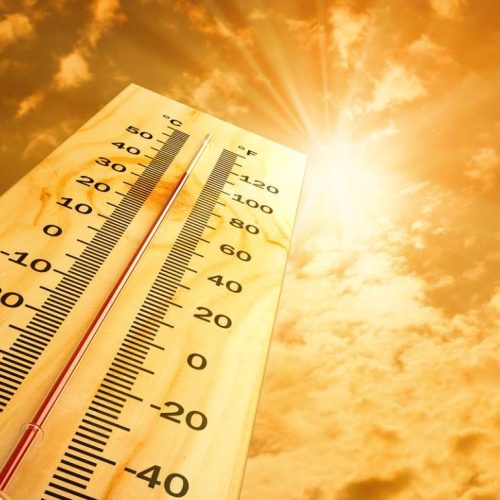 Kαύσωνας με 43 βαθμούς και μπουρίνια: Nέο έκτακτο δελτίο της EMY – Ποιες περιοχές θα «χτυπήσει» η κακοκαιρία