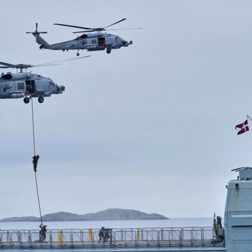 Δανία: Μεγάλα «στρατιωτικά γυμνάσια» στη Γροιλανδία χωρίς τις ΗΠΑ