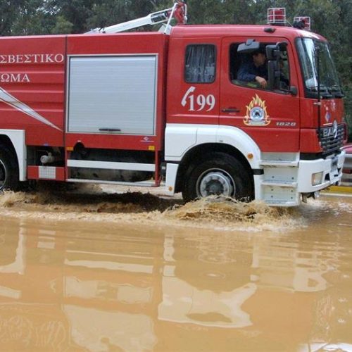 Δεκάδες κλήσεις δέχτηκε το Κέντρο Επιχειρήσεων της Πυροσβεστικής λόγω της κακοκαιρίας