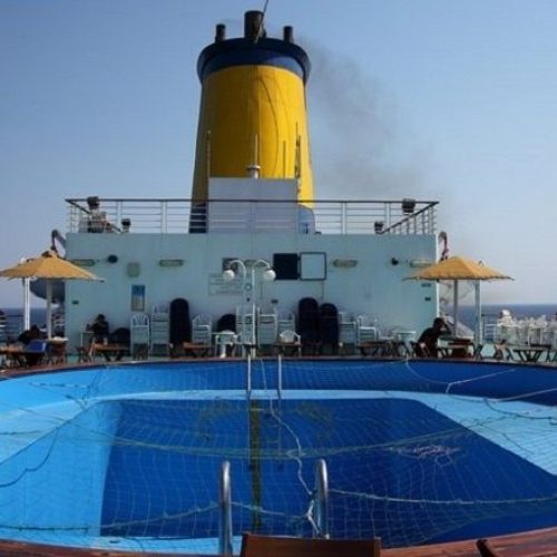 Συμπλοκή κρατουμένων σε πλοίο προς Κω – Τραυματίστηκαν αστυνομικοί και συγκρατούμενοι
