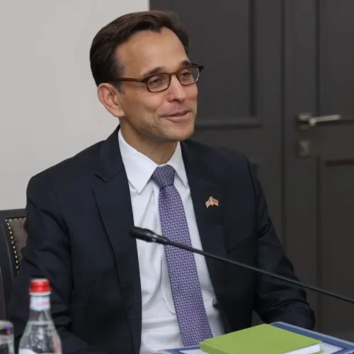 Ο Τζόσουα Χακ είναι ο νέος “μεταβατικός” πρέσβης των ΗΠΑ στην Ελλάδα