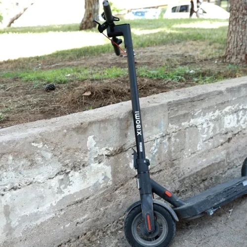Έγκυος παρασύρθηκε από ηλεκτρικό πατίνι