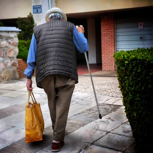 ΚΑΤΑΡΡΕΕΙ ΔΗΜΟΓΡΑΦΙΚΑ Η ΚΕΝΤΡΙΚΗ ΜΑΚΕΔΟΝΙΑ: ΑΔΕΙΑΖΕΙ Η ΥΠΑΙΘΡΟΣ, ΓΕΡΝΑ Ο ΠΛΗΘΥΣΜΟΣ, ΧΑΝΟΝΤΑΙ ΟΙ ΝΕΟΙ