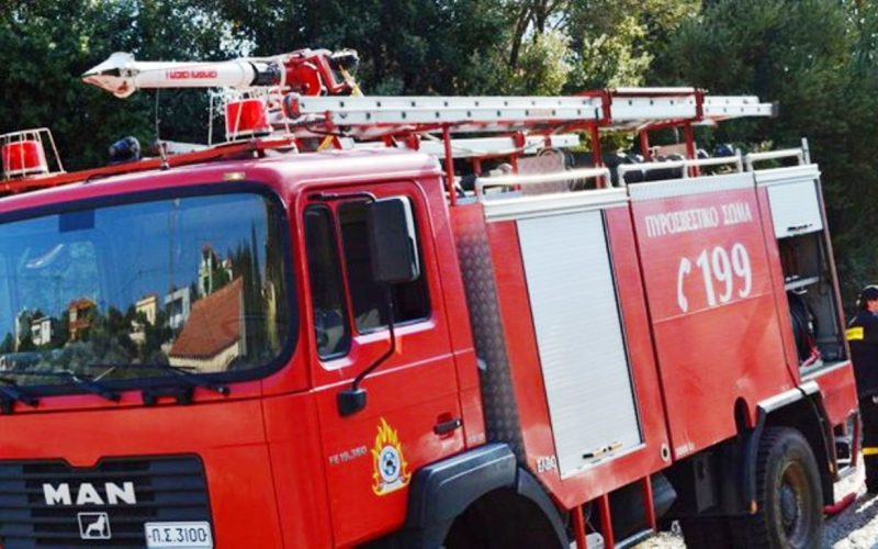 Λουτράκι: Φωτιά στην Περαχώρα