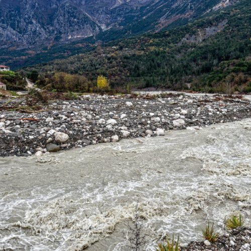 ΤΖΟΥΜΕΡΚΑ: 55ΧΡΟΝΟΣ ΕΝΤΟΠΙΣΤΗΚΕ ΝΕΚΡΟΣ ΣΕ ΡΕΜΑ