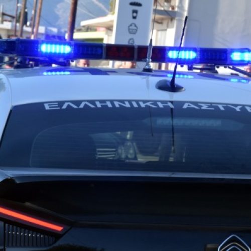 ΑΡΓΟΣ - Τροχαίο ατύχημα σημειώθηκε στην είσοδο του Άργους στην οδό Τριπόλεως, όταν ΙΧ επιβατικό αυτοκίνητο παρέσυρε δίκυκλο με αποτέλεσμα τον σοβαρό τραυματισμό του αναβάτη. 'Ερευνα για τα ακριβή αίτια του ατυχήματος διενεργεί η Τροχαία Άργους. (Βασίλης Παπαδόπουλος/Eurokinissi)