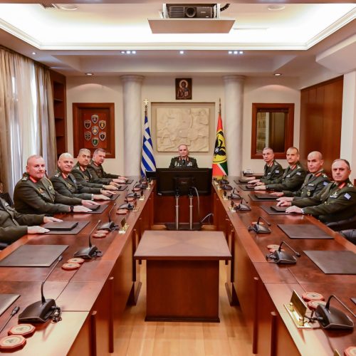 Πρώτη συνεδρίαση του νέου Ανώτατου Στρατιωτικού Συμβουλίου με παρουσία Χούπη