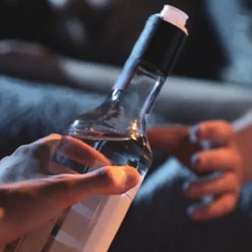 Θεσσαλονίκη: Στο νοσοκομείο 16χρονος μετά από κατανάλωση αλκοόλ