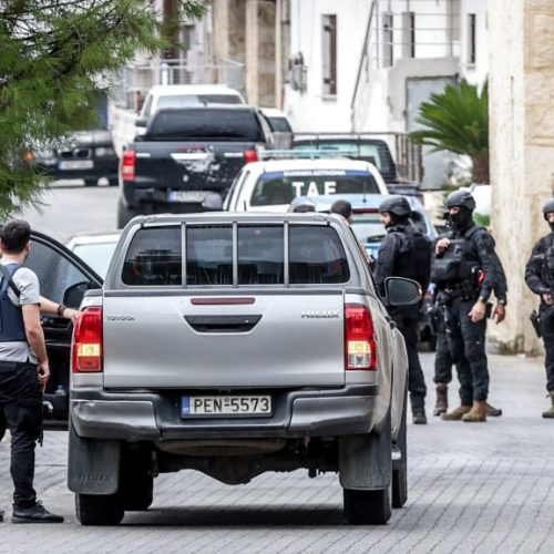 Παραδίδονται οι τρεις καταζητούμενοι για το μακελειό στα Βορίζια