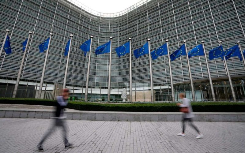 Ντροπή: Πατρίκιοι και πληβείοι στην Ευρωπαϊκή Επιτροπή;