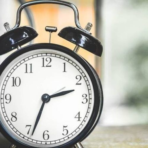 Έρχεται η αλλαγή ώρας – Πότε “κερδίζουμε” μία ώρα ύπνου