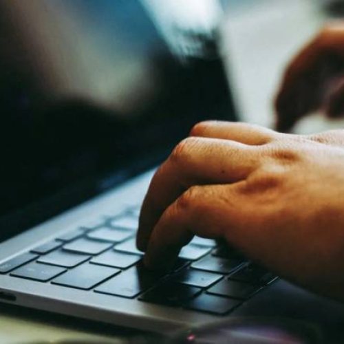 Συνελήφθησαν δύο 17χρονοι για υπόθεση πορνογραφίας ανηλίκων