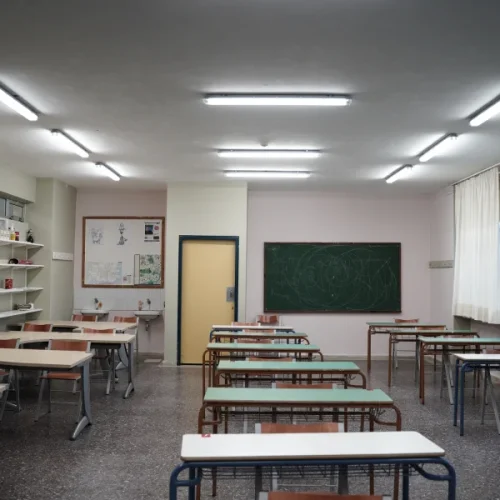 Σχολεία με χιλιάδες κενά και σοβαρές ελλείψεις
