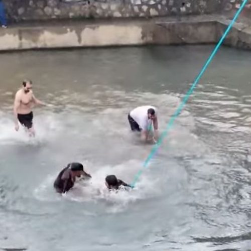 «Όχι έτσι, παιδιά»: Παρέμβαση Μητροπολίτη σε επεισόδιο στα Θεοφάνια στα Τρίκαλα