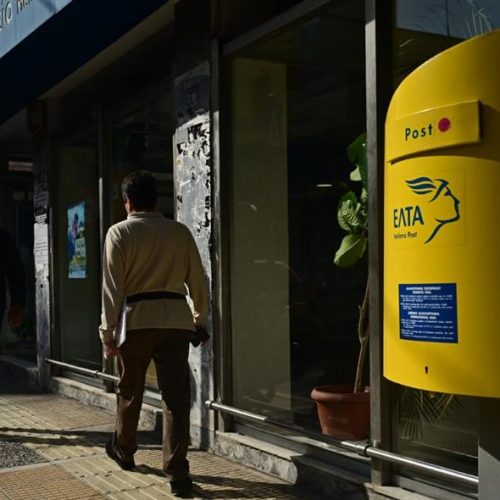 Ελτα σε κρίση: λουκέτα, shop-in-shop και αντιδράσεις στις απομακρυσμένες περιοχές