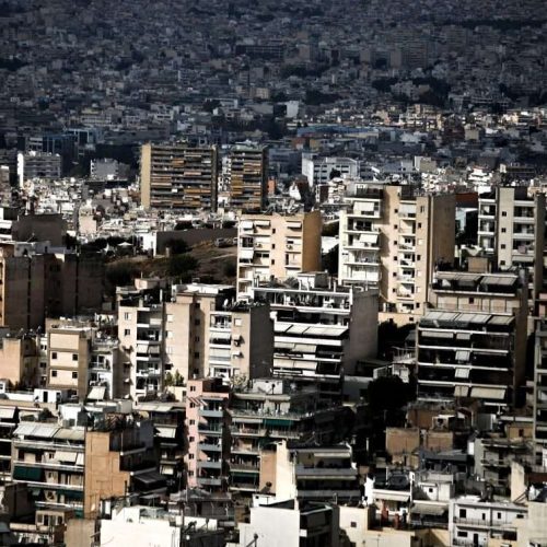 Ποιος κοροϊδεύει ποιον τελικά; Κι όμως, πανηγυρίζουν για 800 ευρώ μία φορά τον χρόνο!