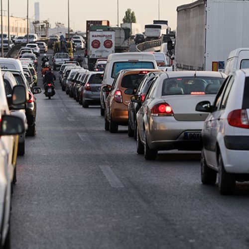 ΣΥΓΚΡΟΥΣΗ «οχημάτων» στη Λεωφόρο Κηφισού – «Μποτιλιάρισμα» στο ρεύμα προς Λαμία