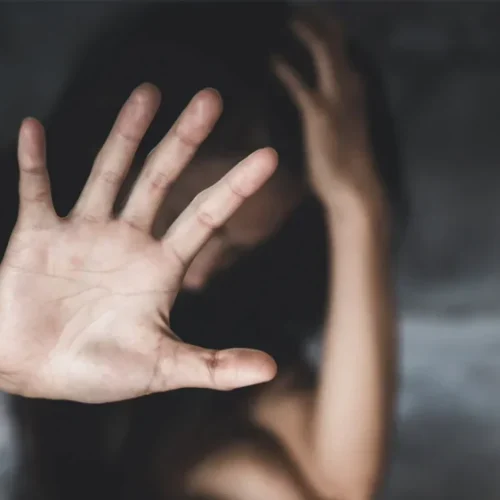 Θεσσαλονίκη: Σύλληψη 44χρονου για βιασμό και ξυλοδαρμό της εν διαστάσει συζύγου του
