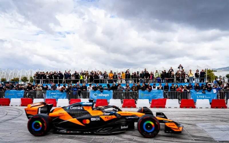 Πώς περιγράφεται το Allwyn | McLaren Racing LIVE IN ATHENS σε μόλις τρεις λέξεις;