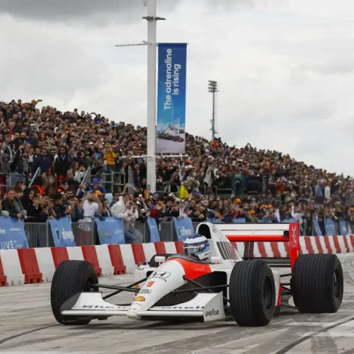 Οι πιο εντυπωσιακές στιγμές του Allwyn x McLaren Racing: Live in Athens (video & photos)