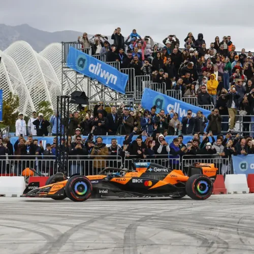 Στιγμιότυπα από το  “Allwyn x McLaren Racing: Live in Athens”