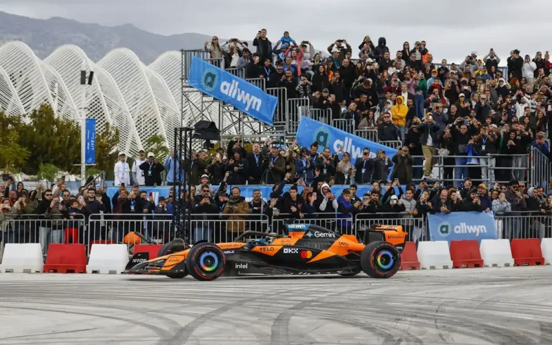 Στιγμιότυπα από το  “Allwyn x McLaren Racing: Live in Athens”