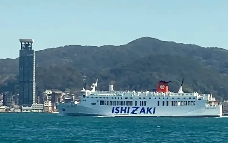 Ινδονησία: Νεκρός, 102 διασωθέντες και 140 αγνοούμενοι μετά το θρίλερ με το επιβατικό πλοίο