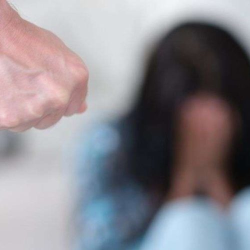 Βόλος: 48χρονος «ΑΠΕΙΛΗΣΕ ΝΑ ΧΤΥΠΗΣΕΙ» την εν διαστάσει σύζυγο του!