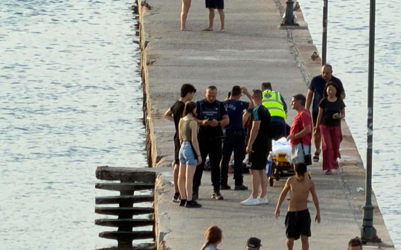 Σοβαρός τραυματισμός νεαρού μετά από βουτιά στη Σκάλα Περαίας