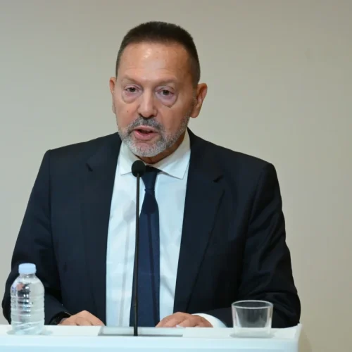 Κατά της επαναφοράς της 13ης σύνταξης ο διοικητής της ΤτΕ Γ. Στουρνάρας