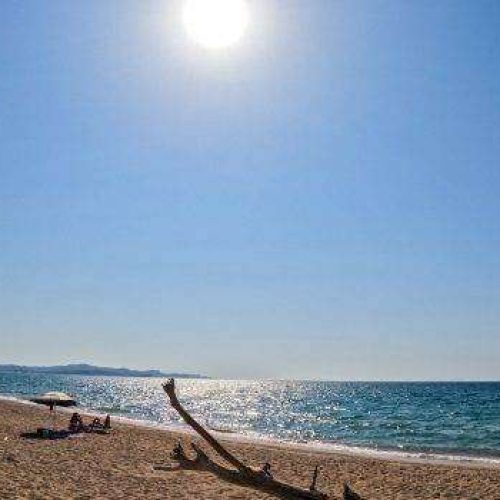Καιρός: Υψηλές θερμοκρασίες και σήμερα – Συνθήκες καύσωνα κατά τόπους