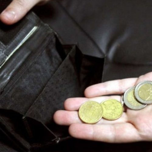 Η ακρίβεια «ξετινάζει» τους Ελληνες – Καφές, κρέας και ενοίκια «τρώνε» το μισθό