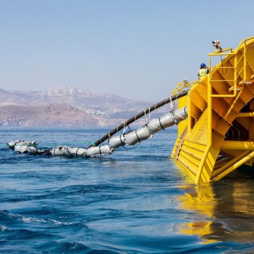 Η μεγάλη διαμάχη για την ηλεκτρική διασύνδεση Κύπρου-Ελλάδας-Ισραήλ: Τι ζητά ο ΑΔΜΗΕ και γιατί αντιδρά η Λευκωσία