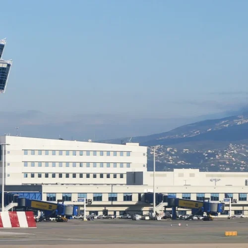 Αναστάτωση στο «Ελευθέριος Βενιζέλος»: Πιάστηκαν στα χέρια στον χώρο αναμονής του αεροδρομίου
