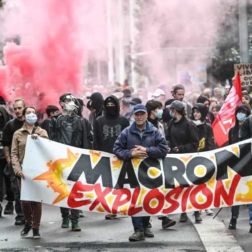 «Φλέγεται» η Γαλλία – Μαζικές απεργίες και θηριώδεις διαδηλώσεις