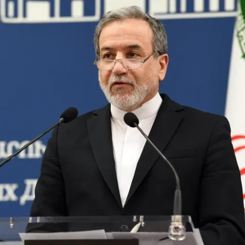 Το Ιράν απορρίπτει τις «ανούσιες» απευθείας συνομιλίες με τις ΗΠΑ