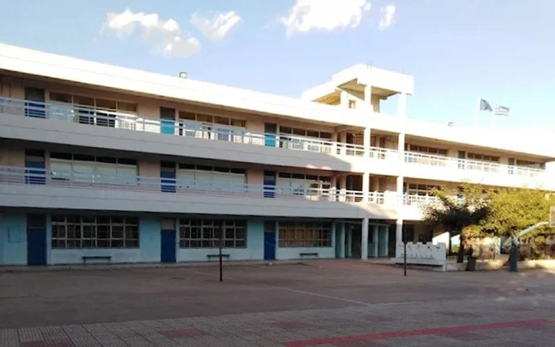 Άγιοι Ανάργυροι: Αιφνίδια εκκένωση σχολείου και «αλυσίδα» μετακινήσεων – Σοβαρά ερωτήματα από τους γονείς